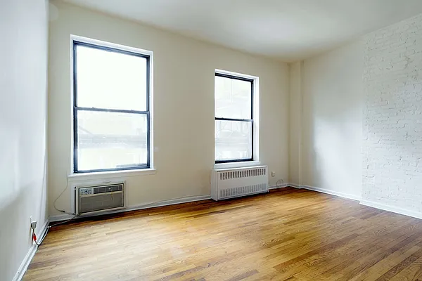 Rented by Town Residential | media 4