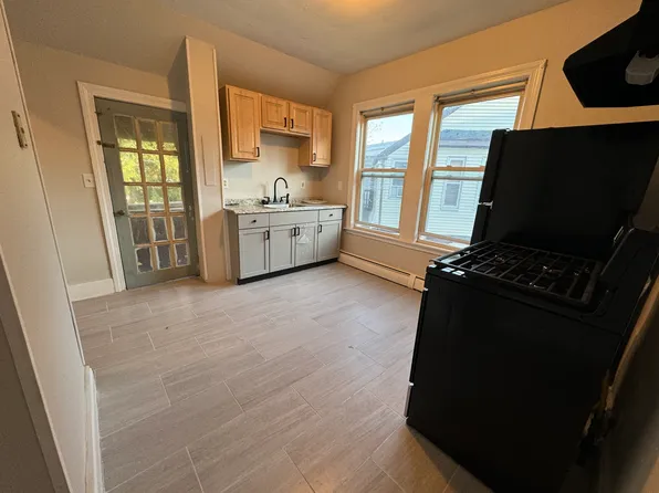 4 Otisfield St Floor 2, Dorchester, MA 02121