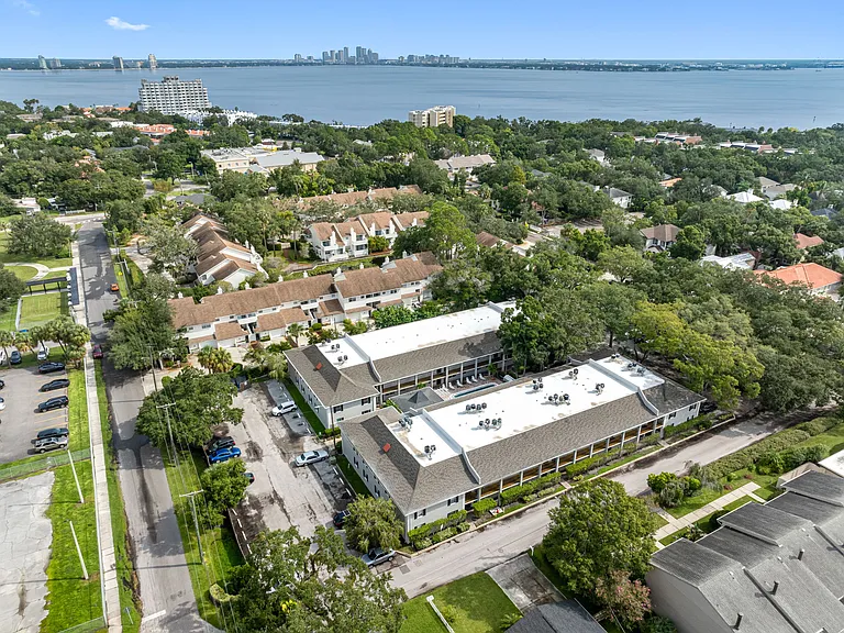 5221 Bayshore Blvd #27 — Photo 23