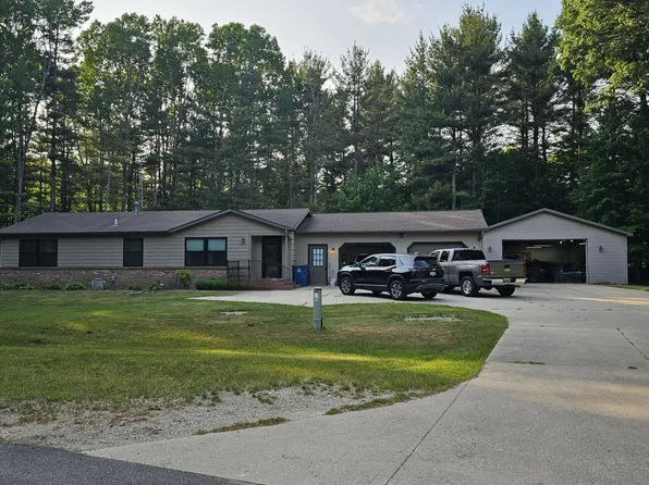 19882 Heights Circle Dr, Big Rapids, MI 49307