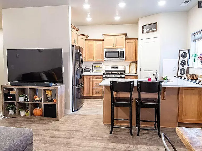3054 N 275 E #3052 — Photo 4