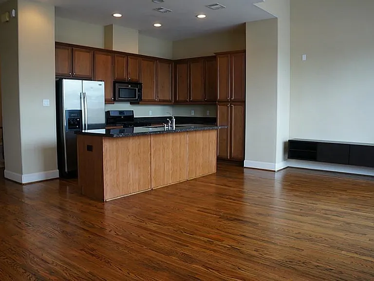 2923 Pease St — Photo 12