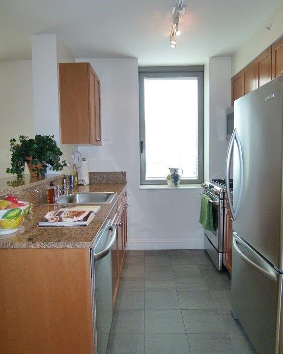1st image of 1500 Lexington Ave APT 15B