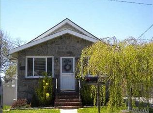 415 S 16th St, Lindenhurst, NY 11757