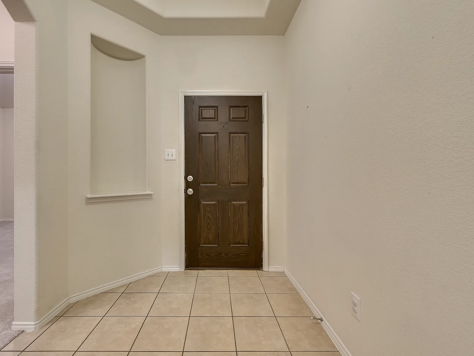 3 bed, 1716 sqft, $2,450 — Photo 3