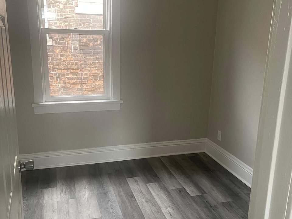 2nd image of 3909 Pulaski St #2R