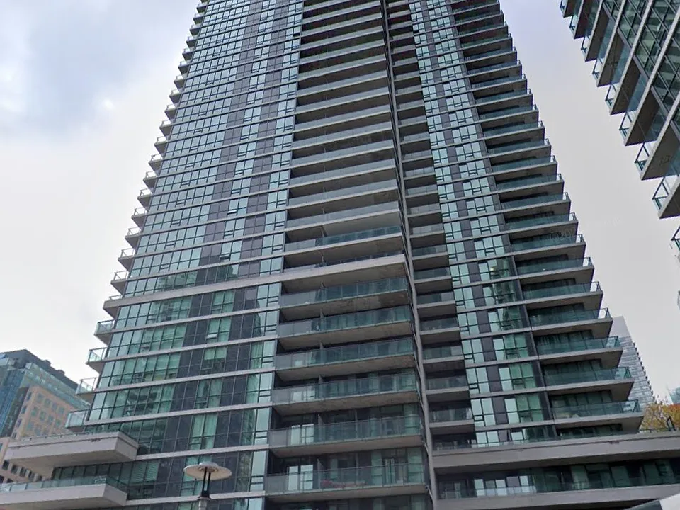 33 Bay St #3210