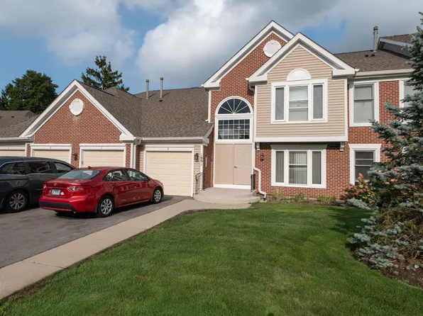 1891 Fox Run Dr #A1, Elk Grove Village, IL 60007
