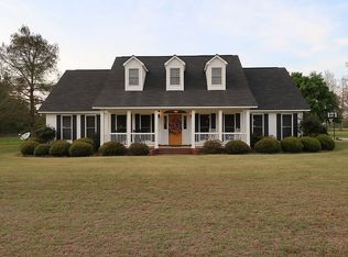 590 Johnson Lake Rd, Alma, GA 31510