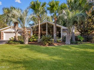 2801 Belmont Dr, Ocean Springs, MS 39564