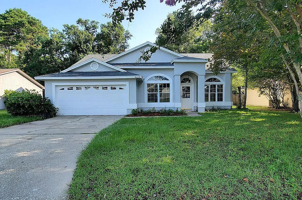 8219 Teaticket Dr