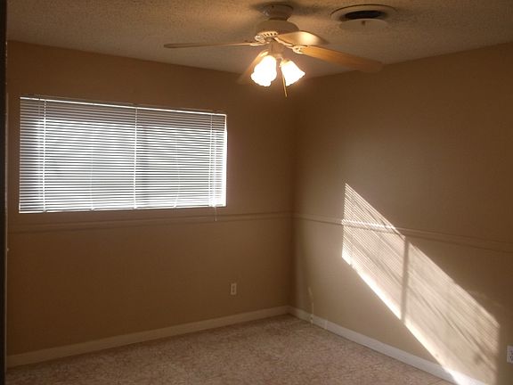 5th image of 5921 Martita Ave