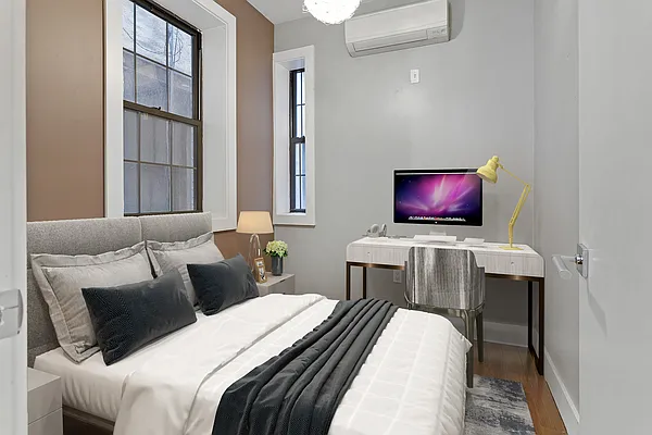 Rented by Safdie Realty Group | media 3