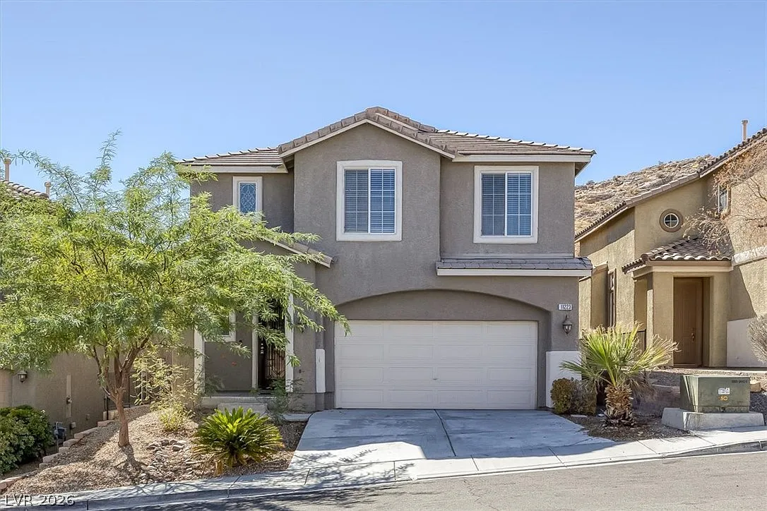 3 bed, 2.5 bath, 2079 sqft, $2,561 — Photo 1