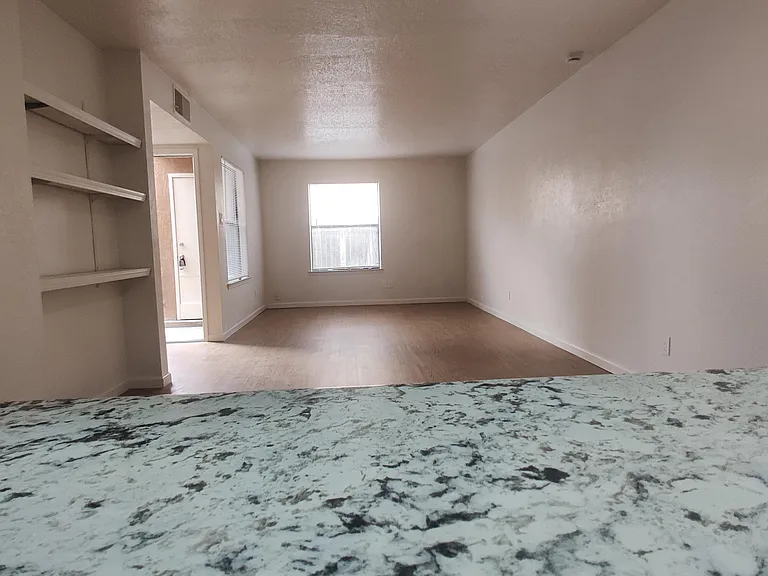 2916 Palo Verde Dr NE #B — Photo 17