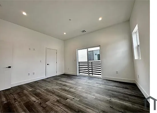 5650 Auckland Ave #HALF — Photo 12