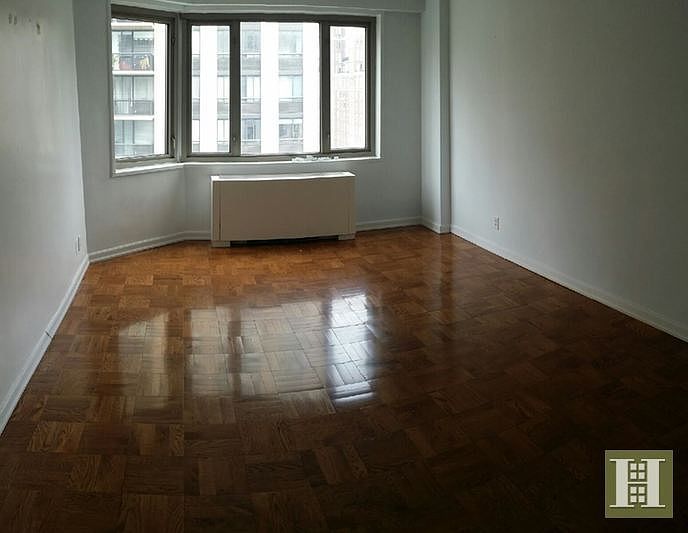 2nd image of 160 E 84th St APT 17C