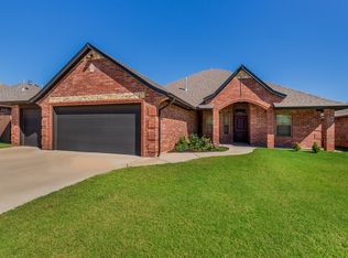 11113 NW 8th St, Yukon, OK 73099