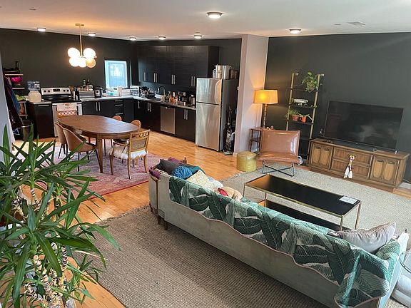 4th image of 1760 N Hope St #B