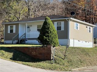 100 Ferry St, Leon, WV 25123