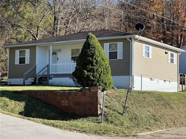100 Ferry St, Leon, WV 25123