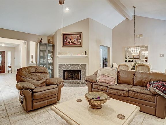 5th image of 8247 Worthington Dr