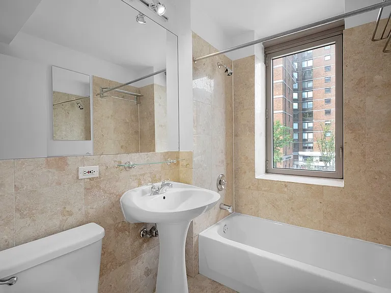 360 W 43rd St #N2K — Photo 9