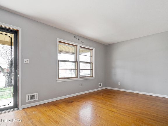 3rd image of 11905 Poplarwood Dr
