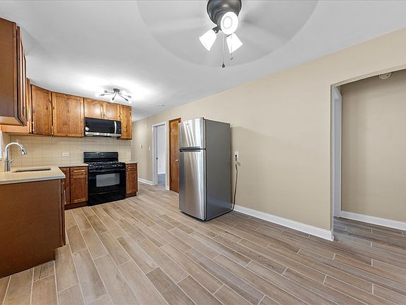 5th image of 2131 W 53rd Pl #2