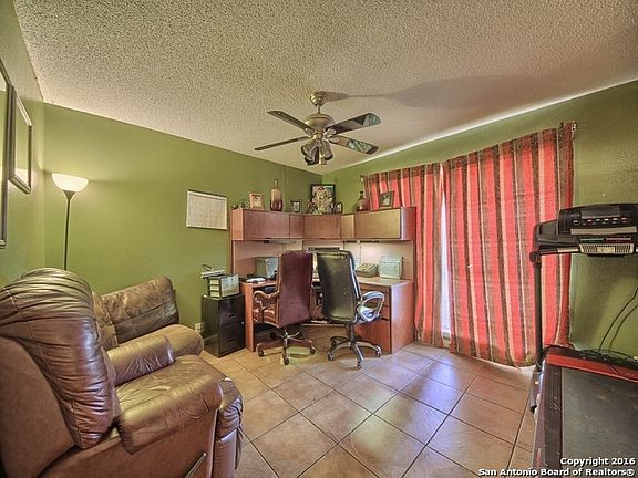 4th image of 2919 Wacos Dr