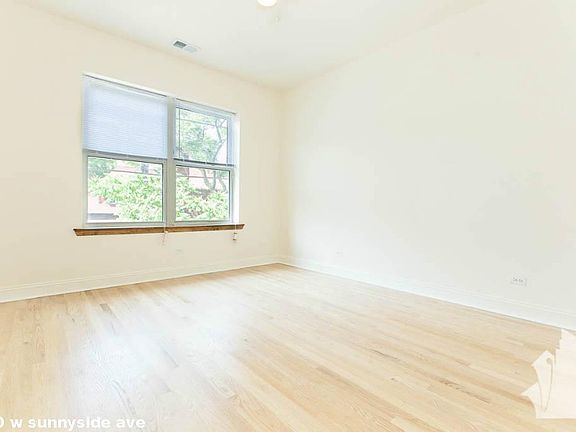 5th image of 1010 W Sunnyside Ave #118