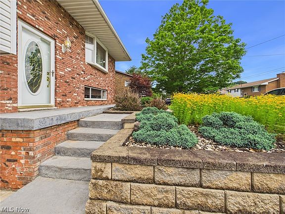 2nd image of 279 E Lubeck Hills Dr