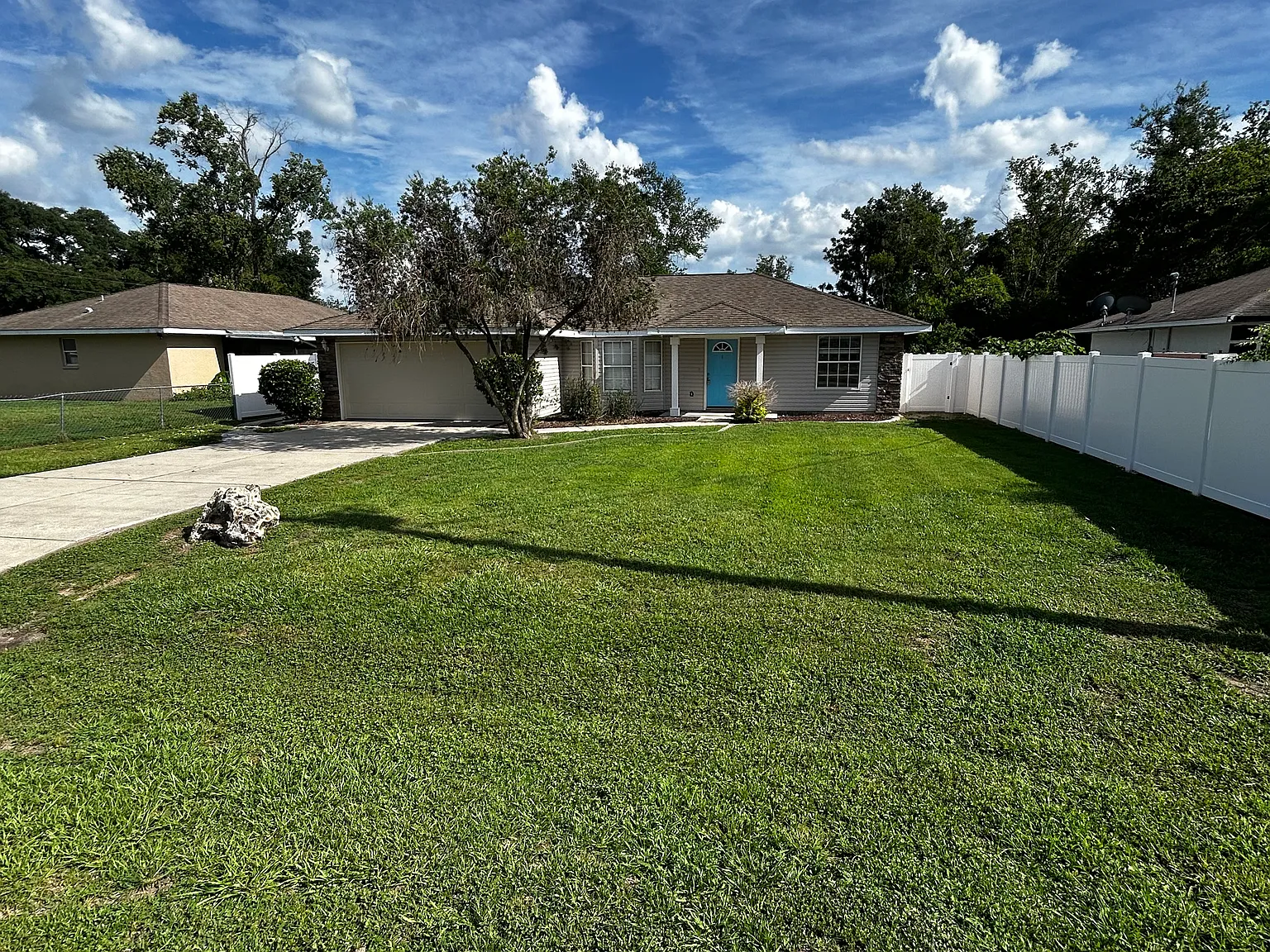 3 bed, 1288 sqft, $2,000 — Photo 2