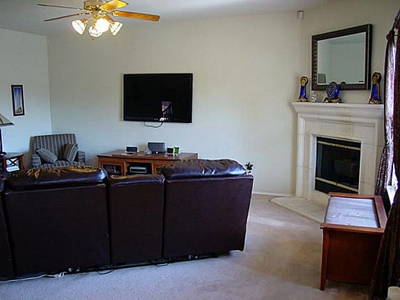 2nd image of 1011 Deedee Creek Dr