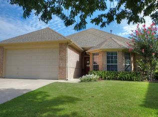 8732 Lariat Cir, Fort Worth, TX 76244