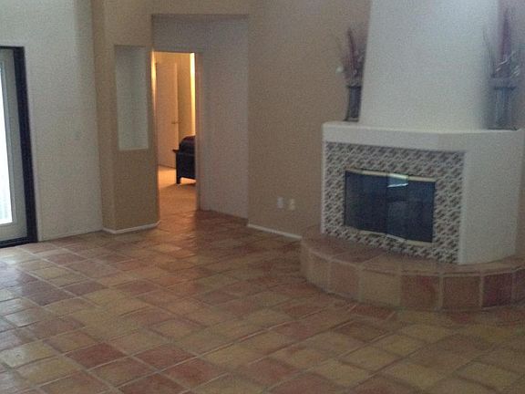 Living Room/ Fireplace