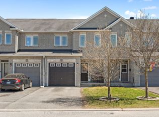 529 Pepperville Cres, Ottawa, ON K2M 0E5