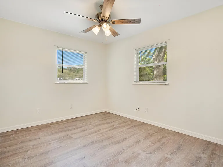 113 Kendra Ave — Photo 11