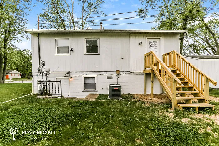 2637 Sherborne Cres — Photo 12