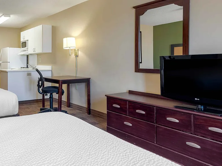 Studio Suite - 2 Full Beds