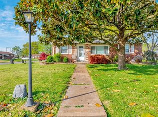 233 Hernan Dr, Saint Louis, MO