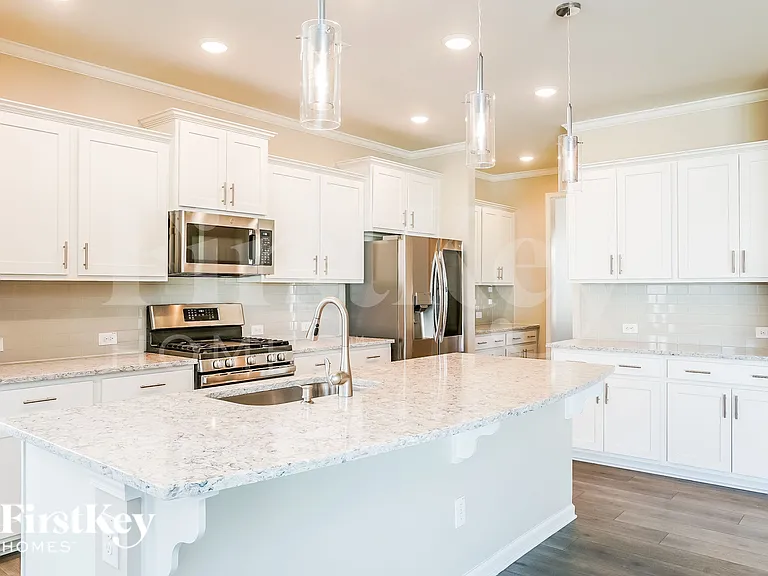 355 Streamliner Blvd — Photo 7