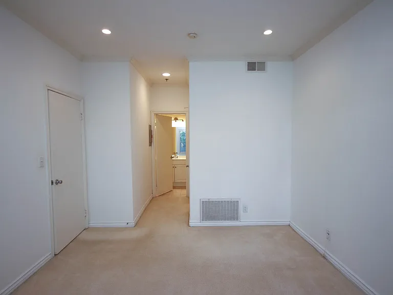 300 N El Molino Ave #126 — Photo 19