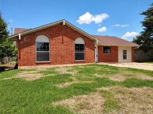 921 Hairston St, Altus, OK 73521