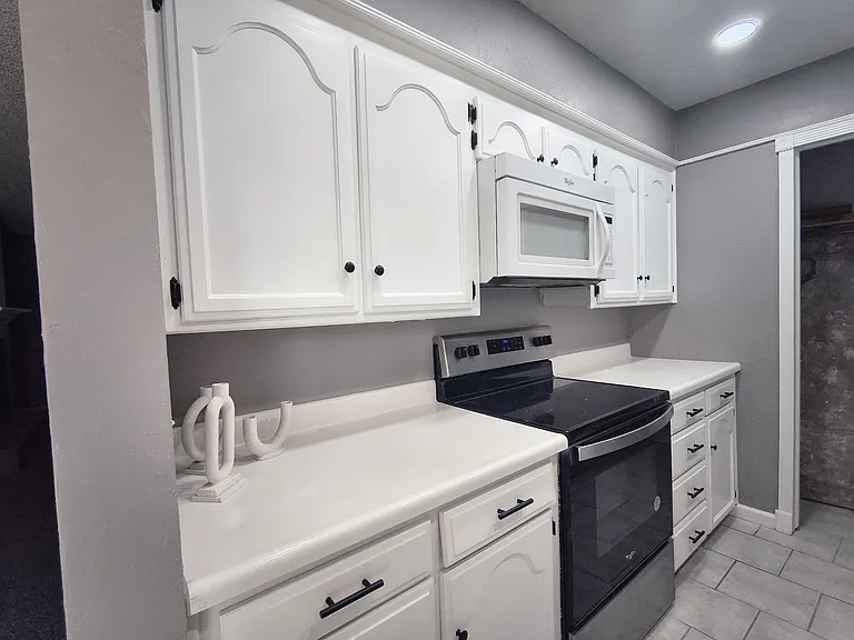 11417 N May Ave #1-D — Photo 11