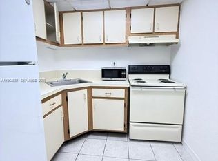 4550 NW 9th St APT 812E, Miami, FL 33126