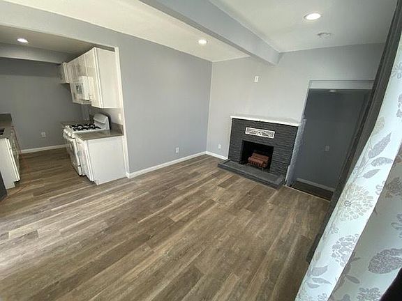 2nd image of 4928 Auburn Dr #A