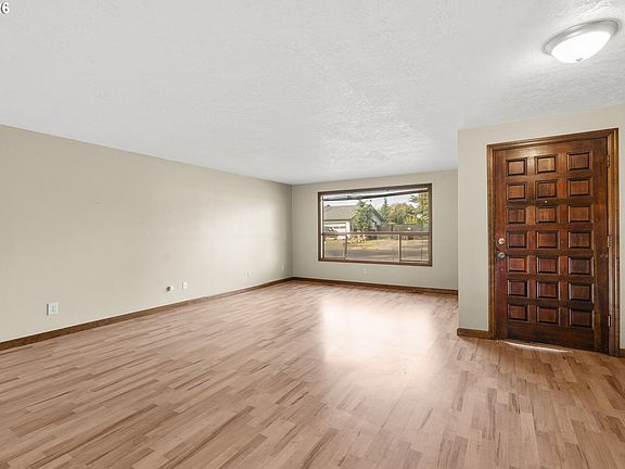 5th image of 319 Marr Ct