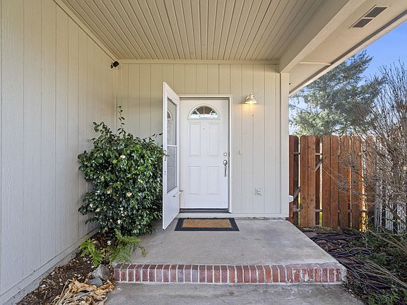 3rd image of 1039 Archer Dr
