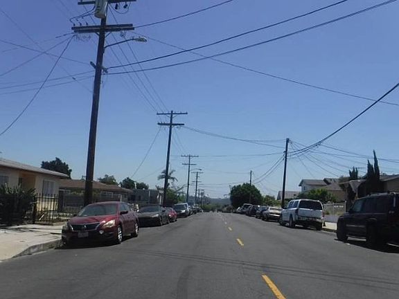Exterior Neighborhood (street photo)